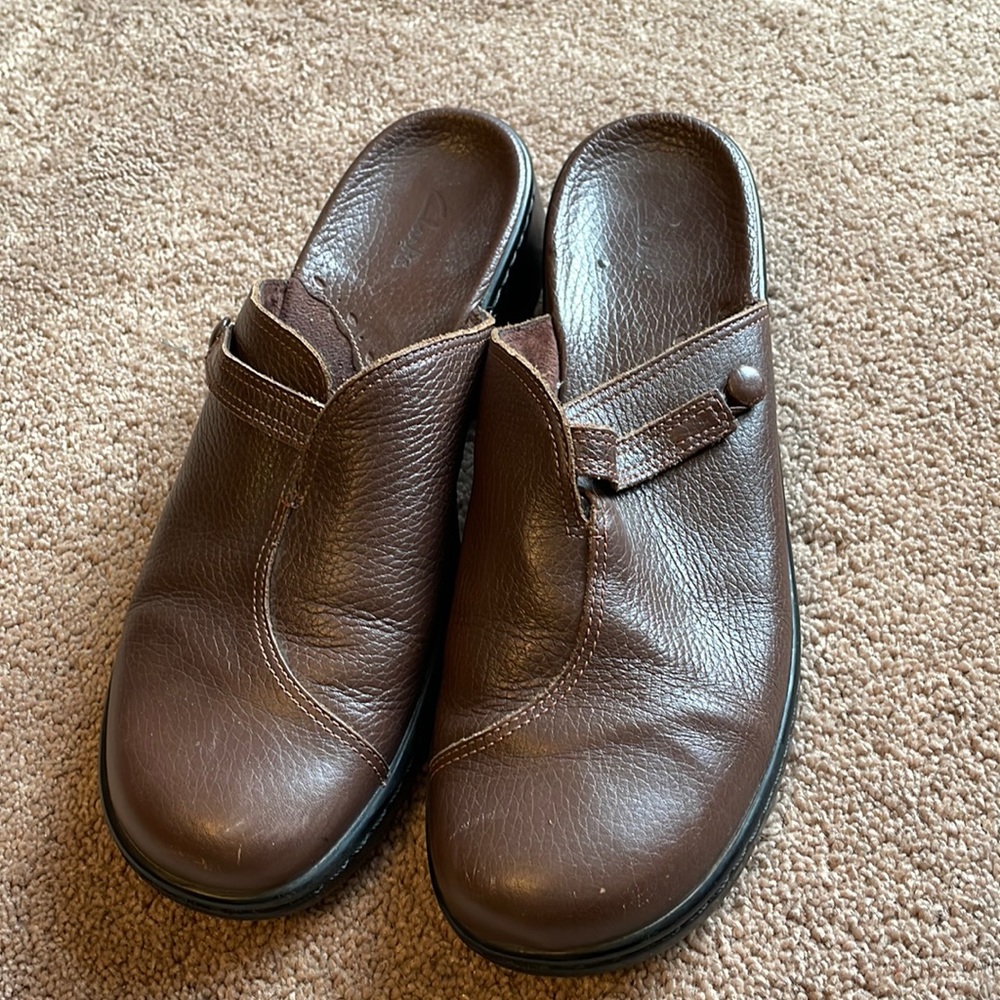 Brown Clark’s dress clogs women’s size 10